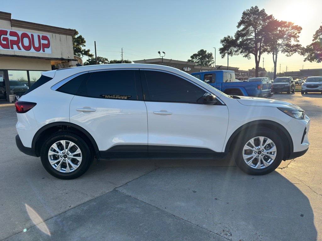 2023 Ford Escape Image 12