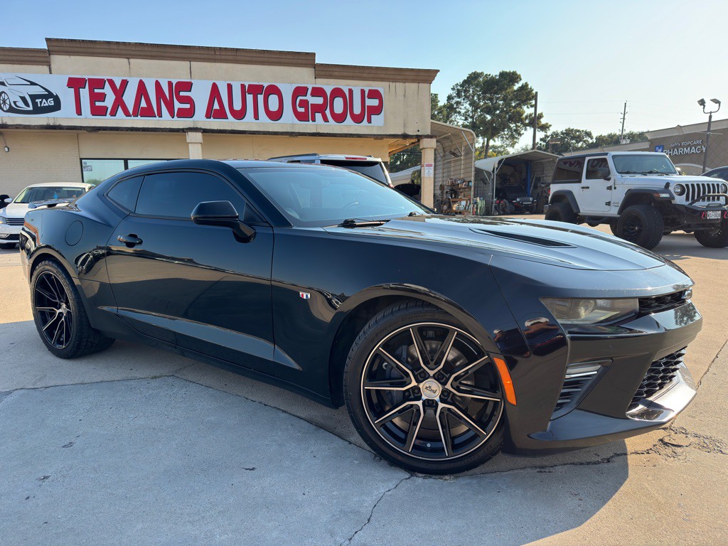 2016 Chevrolet Camaro Image 2