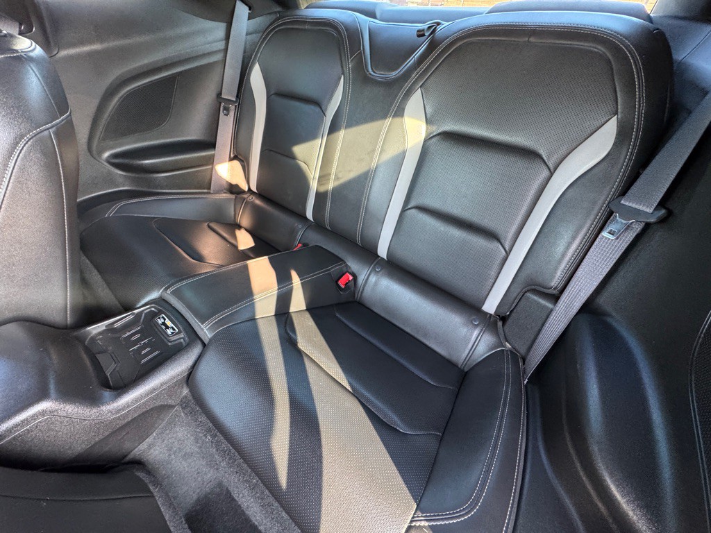2016 Chevrolet Camaro Image 12
