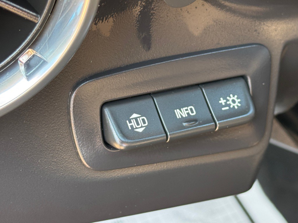 2016 Chevrolet Camaro Image 21
