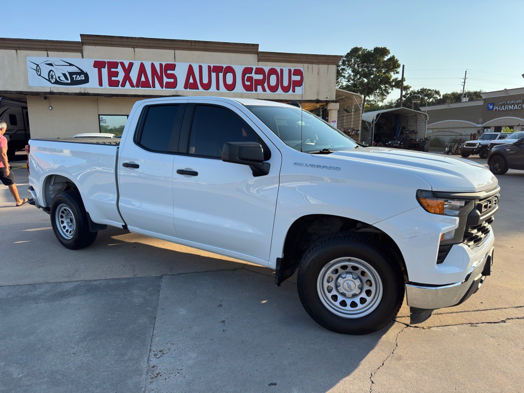 2023 Chevrolet Silverado 1500 Image 2