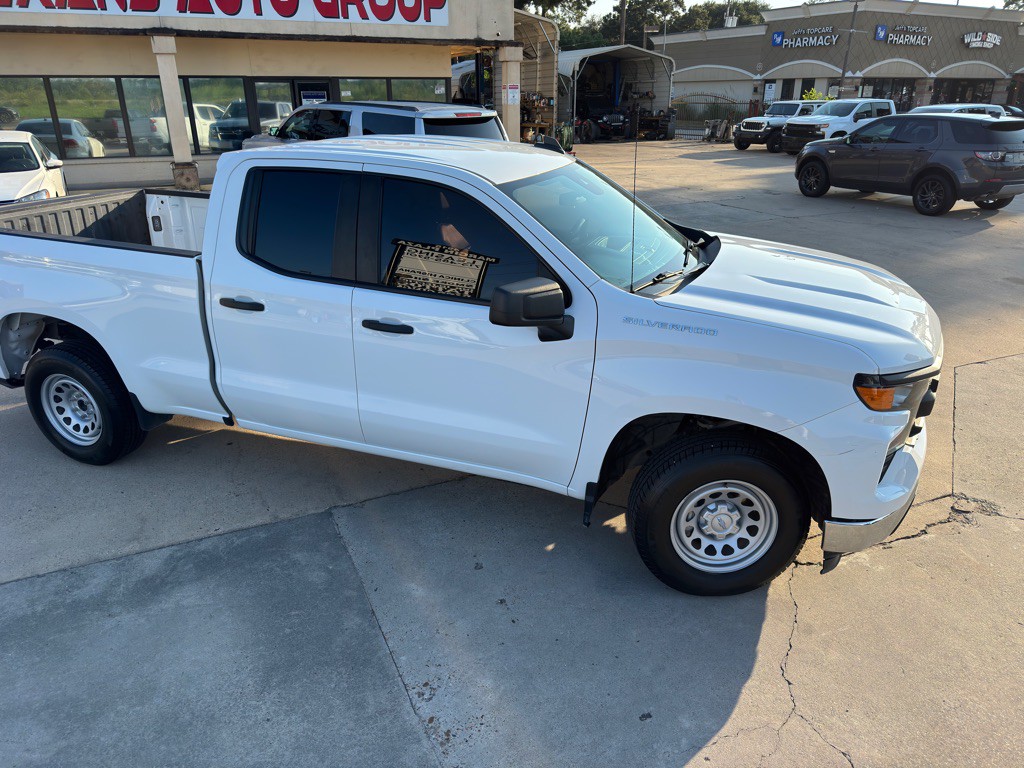 2023 Chevrolet Silverado 1500 Image 3