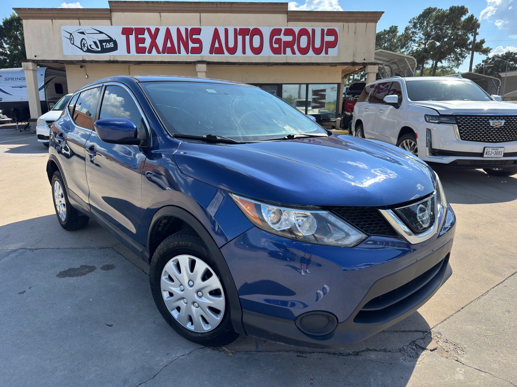 2019 Nissan Rogue Image 1