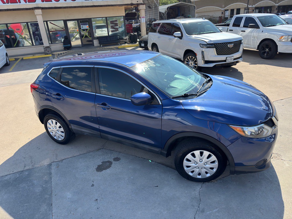 2019 Nissan Rogue Image 3