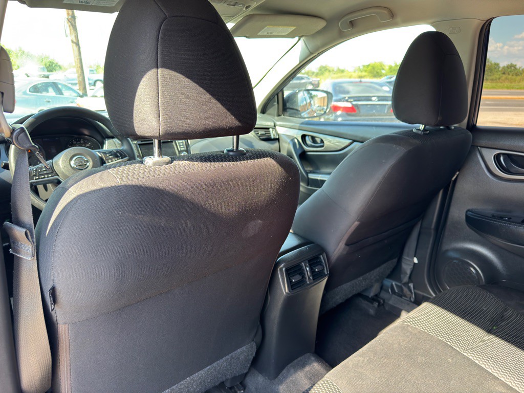 2019 Nissan Rogue Image 15