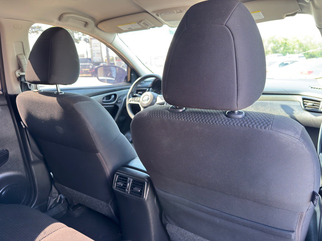 2019 Nissan Rogue Image 18