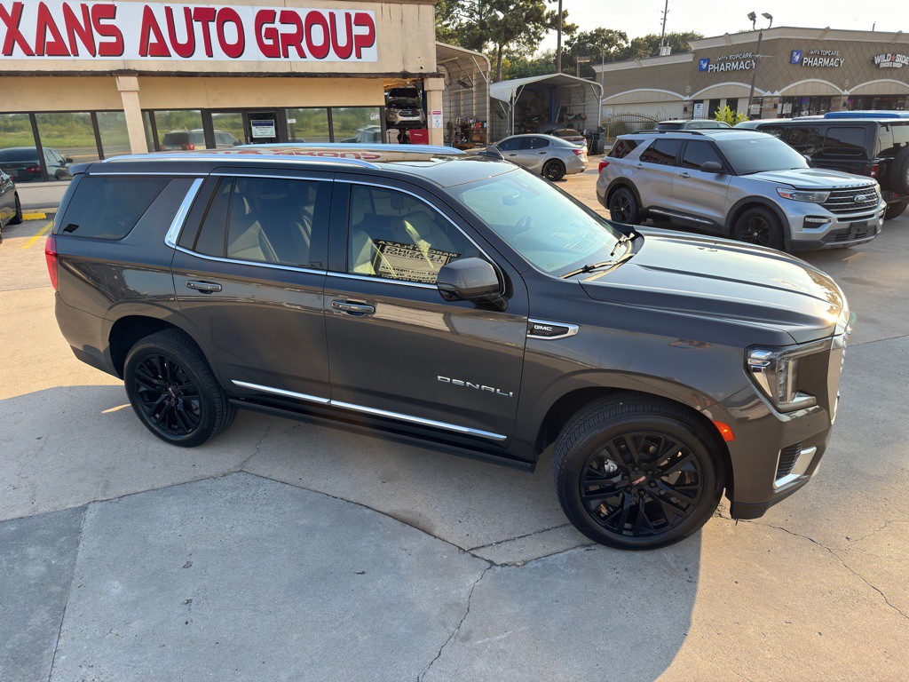 2021 GMC Yukon Image 3