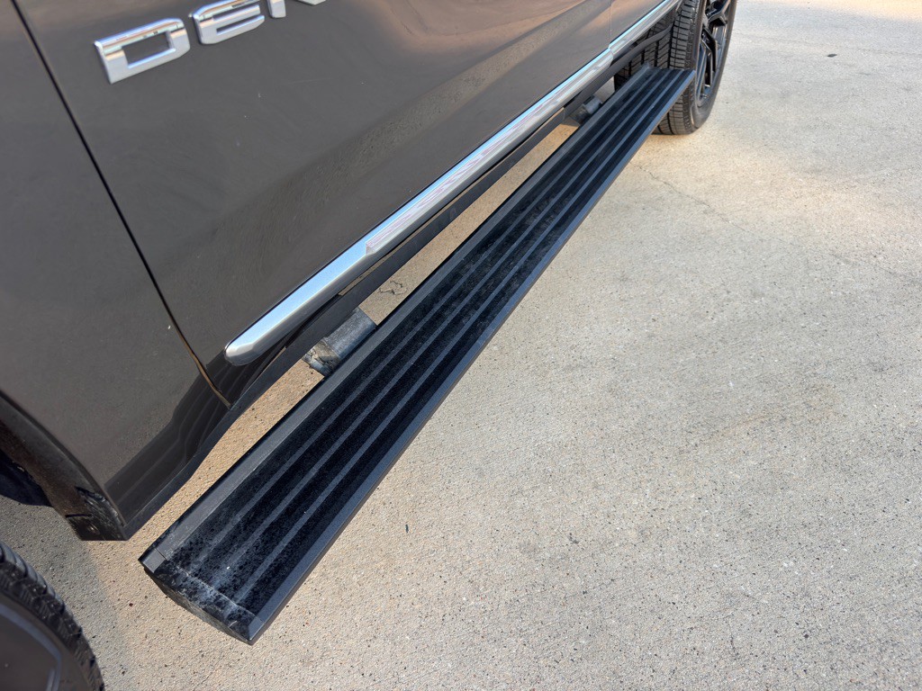 2021 GMC Yukon Image 15