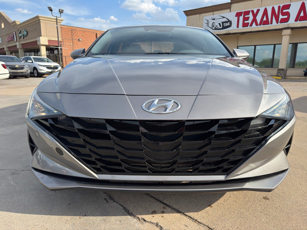 2023 Hyundai Elantra Image 4