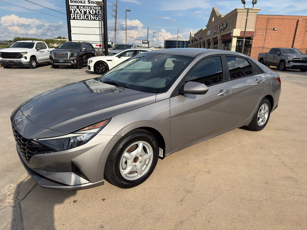 2023 Hyundai Elantra Image 7