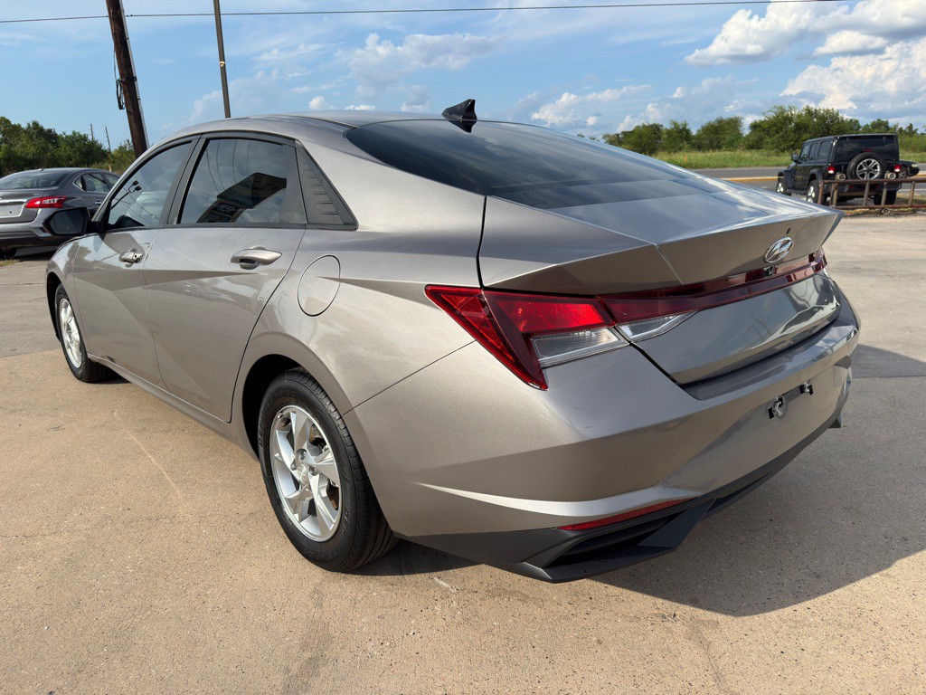 2023 Hyundai Elantra Image 9