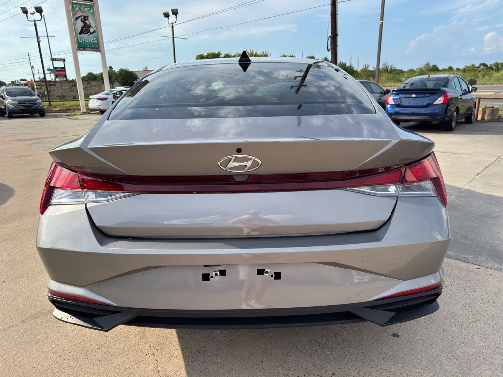 2023 Hyundai Elantra Image 10
