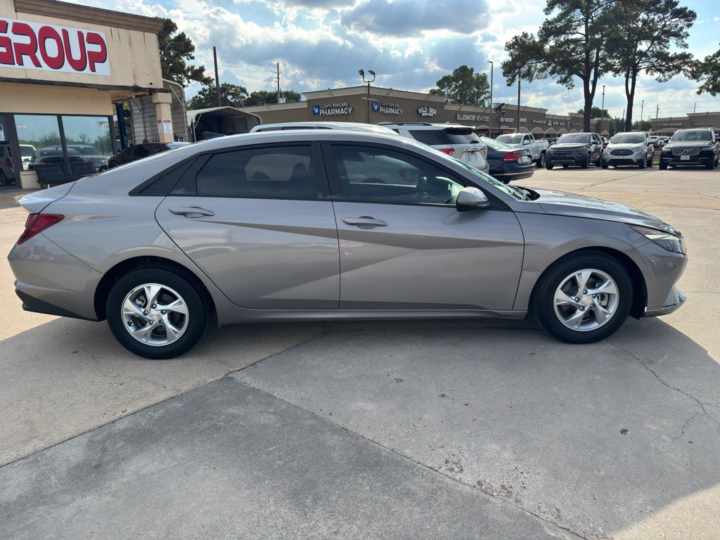 2023 Hyundai Elantra Image 12
