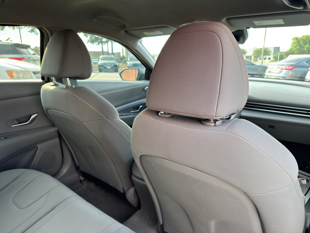 2023 Hyundai Elantra Image 17