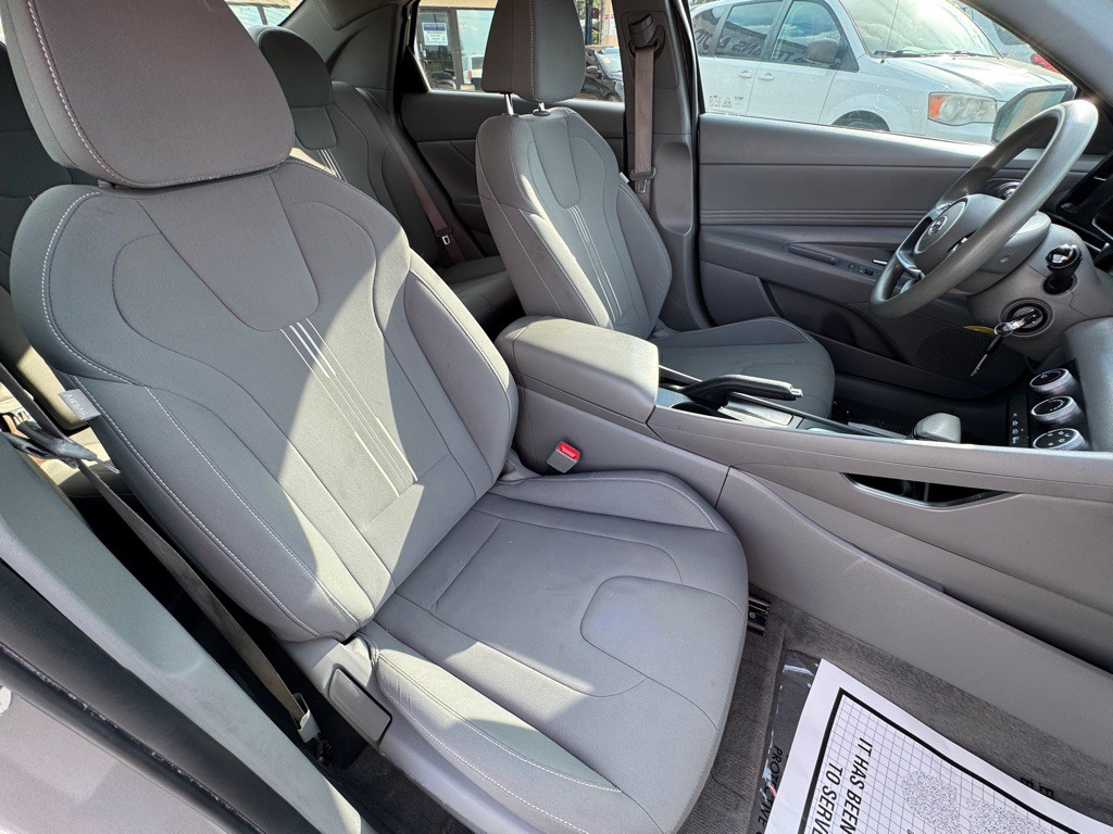 2023 Hyundai Elantra Image 19