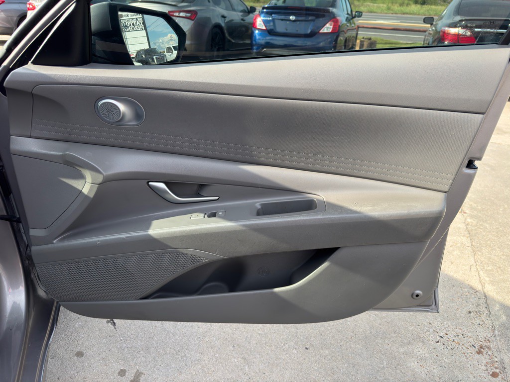 2023 Hyundai Elantra Image 21