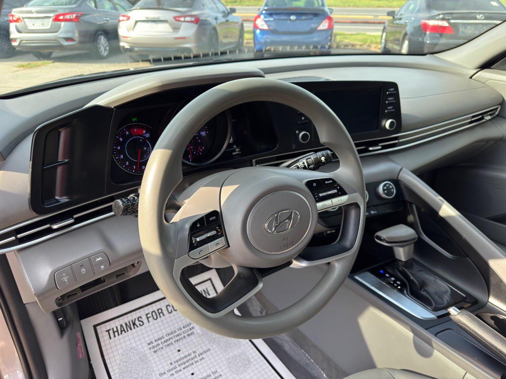 2023 Hyundai Elantra Image 23