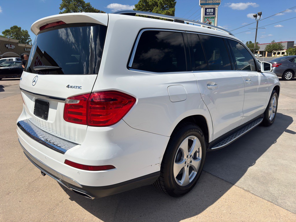 2016 Mercedes-Benz GL-Class Image 11