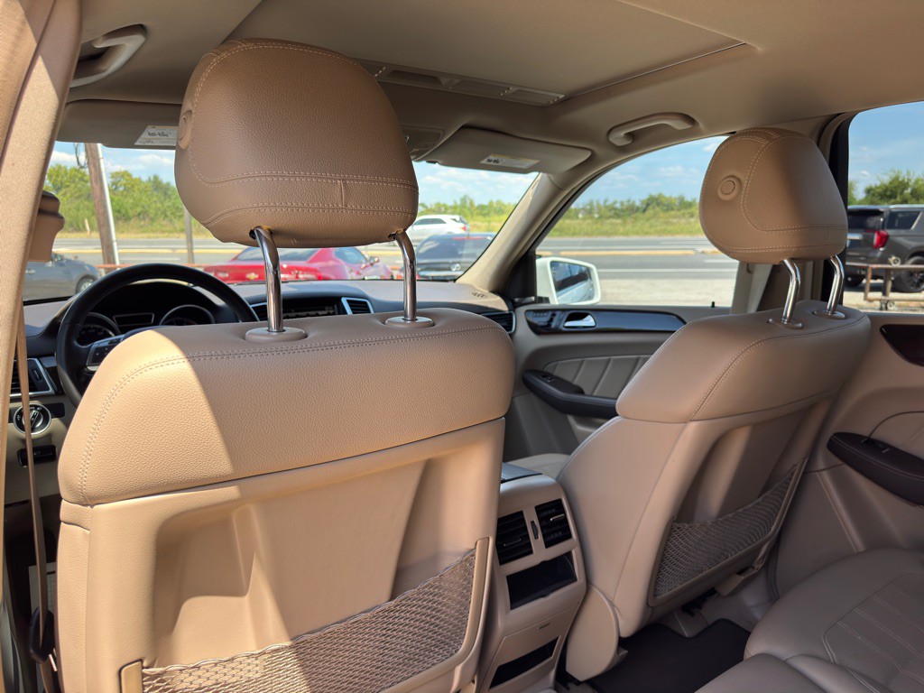 2016 Mercedes-Benz GL-Class Image 17