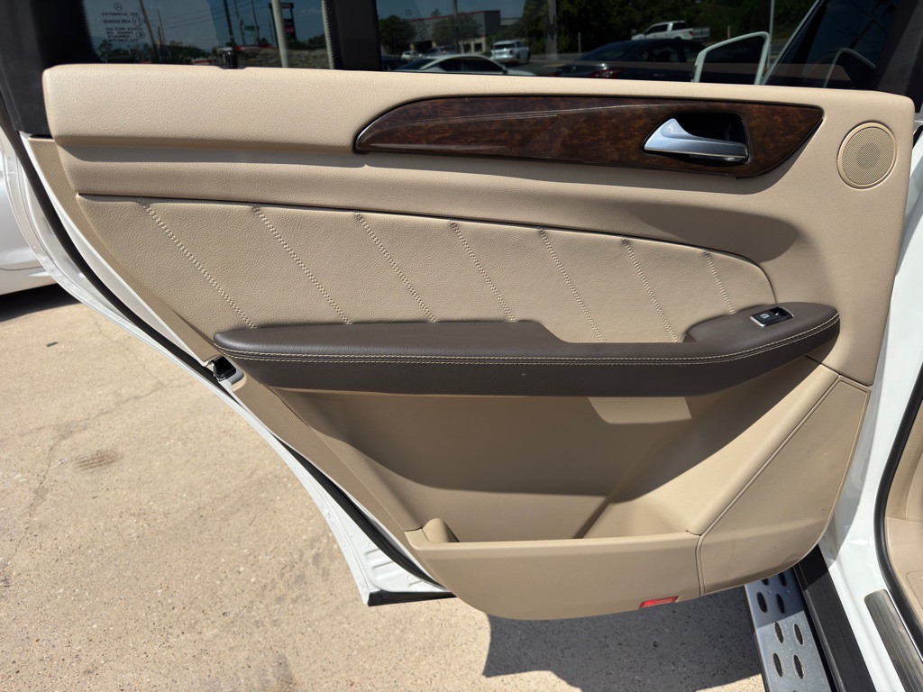 2016 Mercedes-Benz GL-Class Image 18