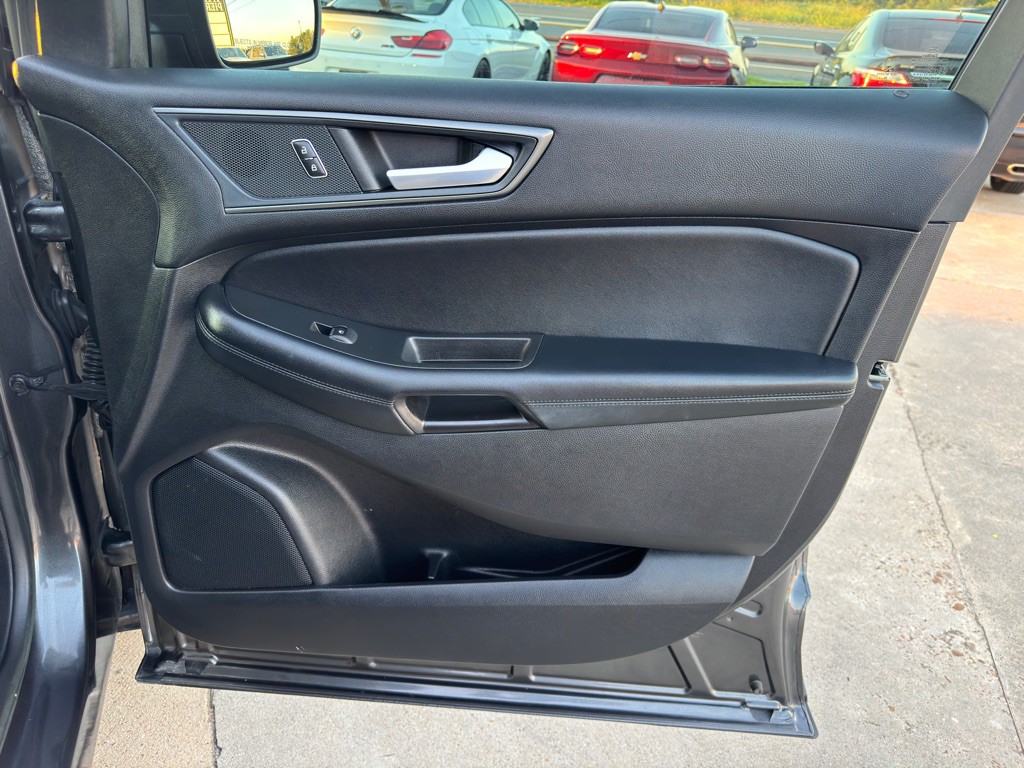2020 Ford Edge Image 23