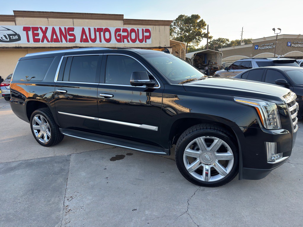 2019 Cadillac Escalade Image 2