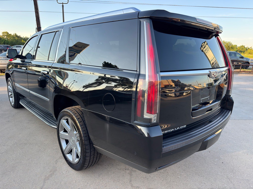 2019 Cadillac Escalade Image 9