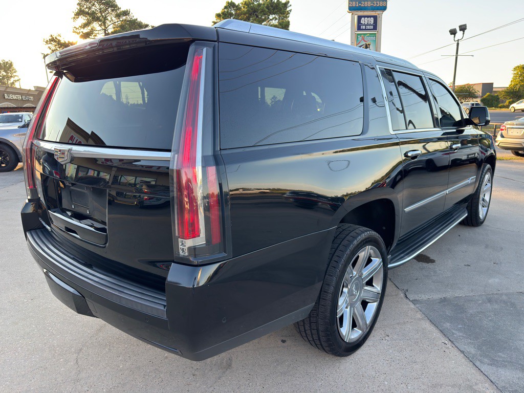2019 Cadillac Escalade Image 11