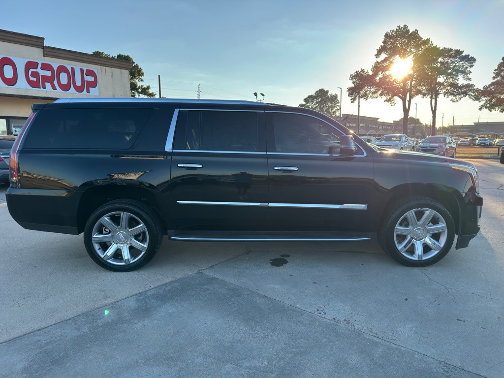 2019 Cadillac Escalade Image 12