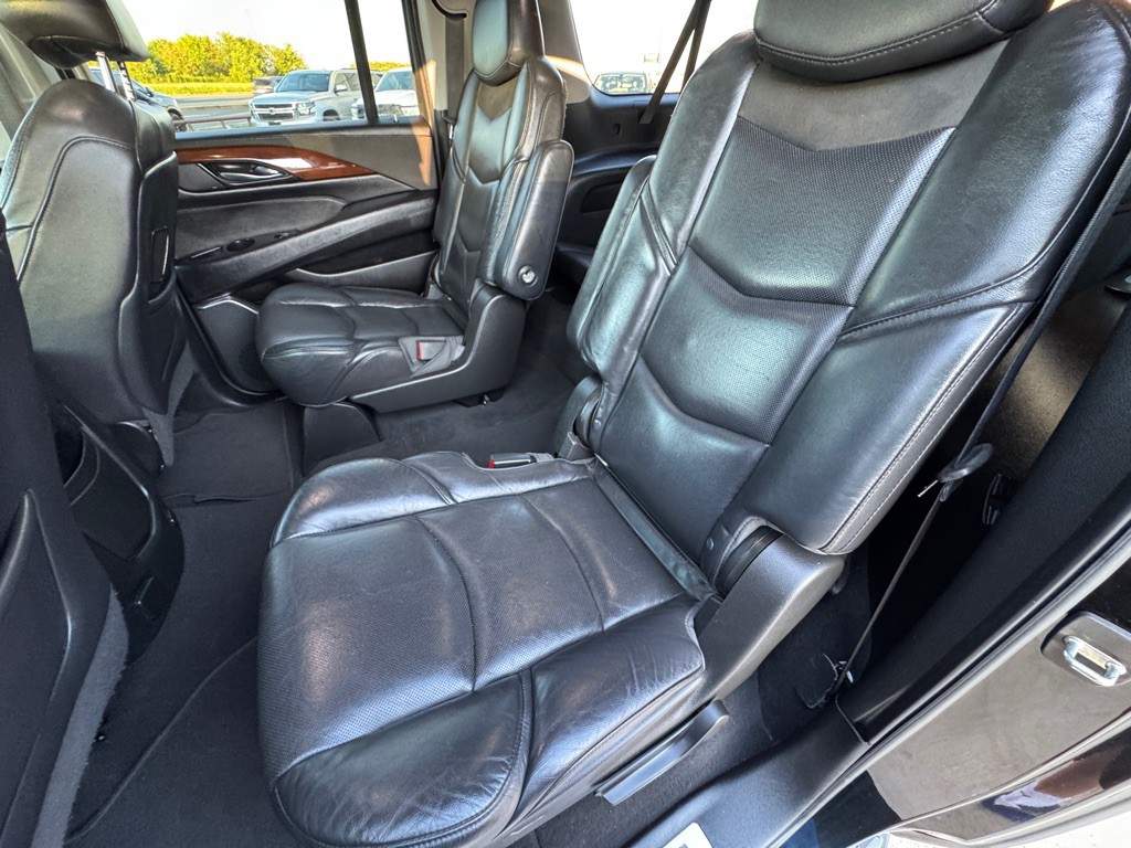 2019 Cadillac Escalade Image 17