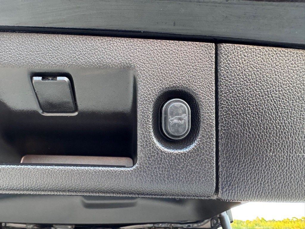 2019 Cadillac Escalade Image 42