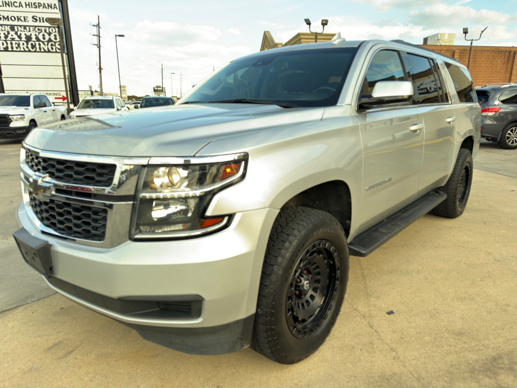 2020 Chevrolet Suburban Image 6
