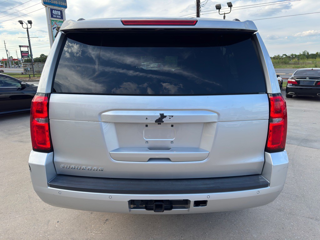 2020 Chevrolet Suburban Image 10