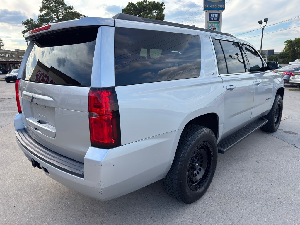 2020 Chevrolet Suburban Image 11