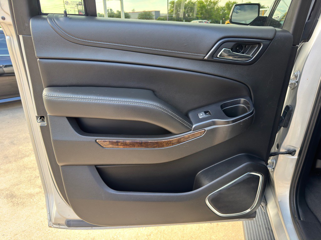 2020 Chevrolet Suburban Image 16