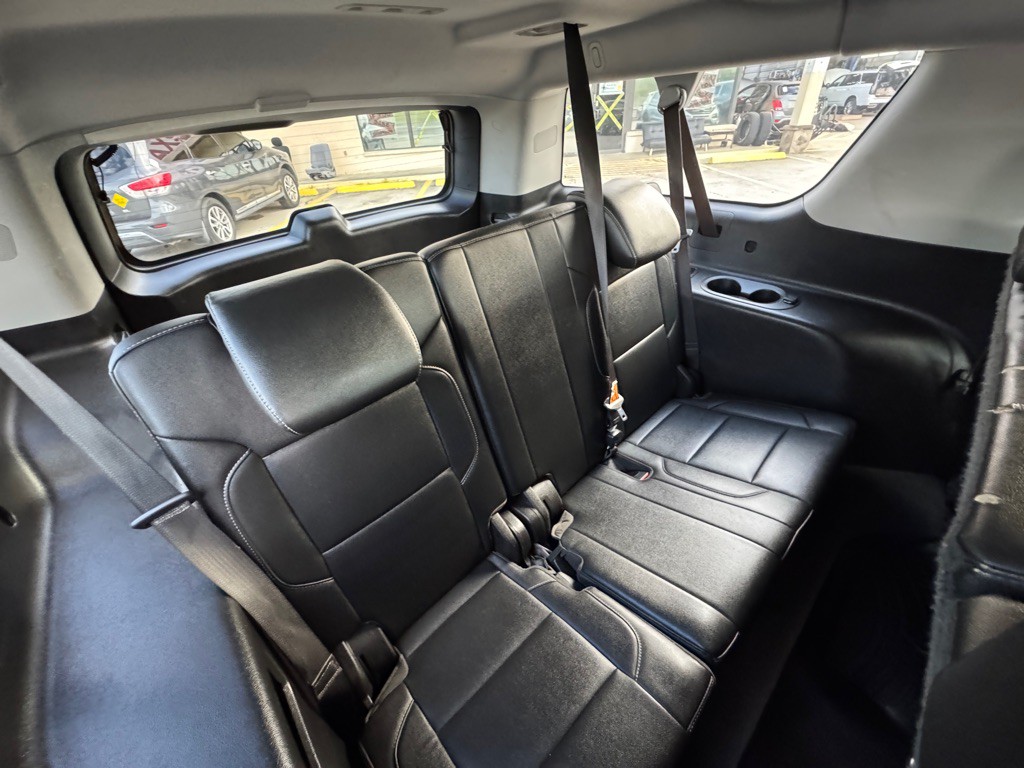 2020 Chevrolet Suburban Image 17