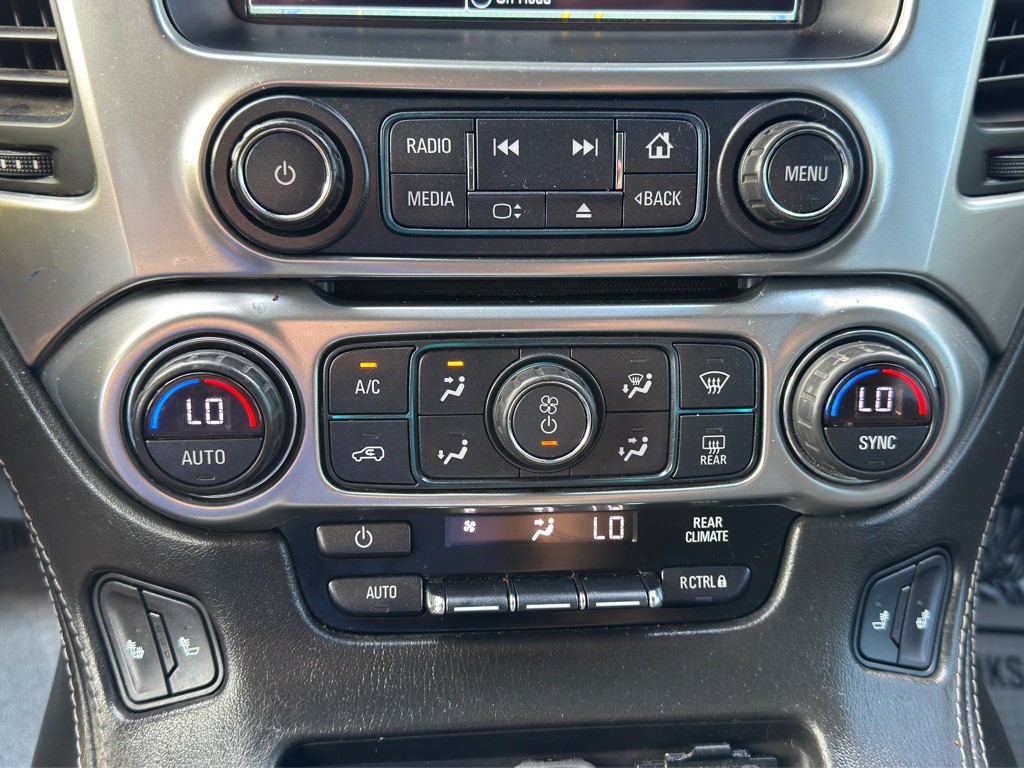 2020 Chevrolet Suburban Image 30