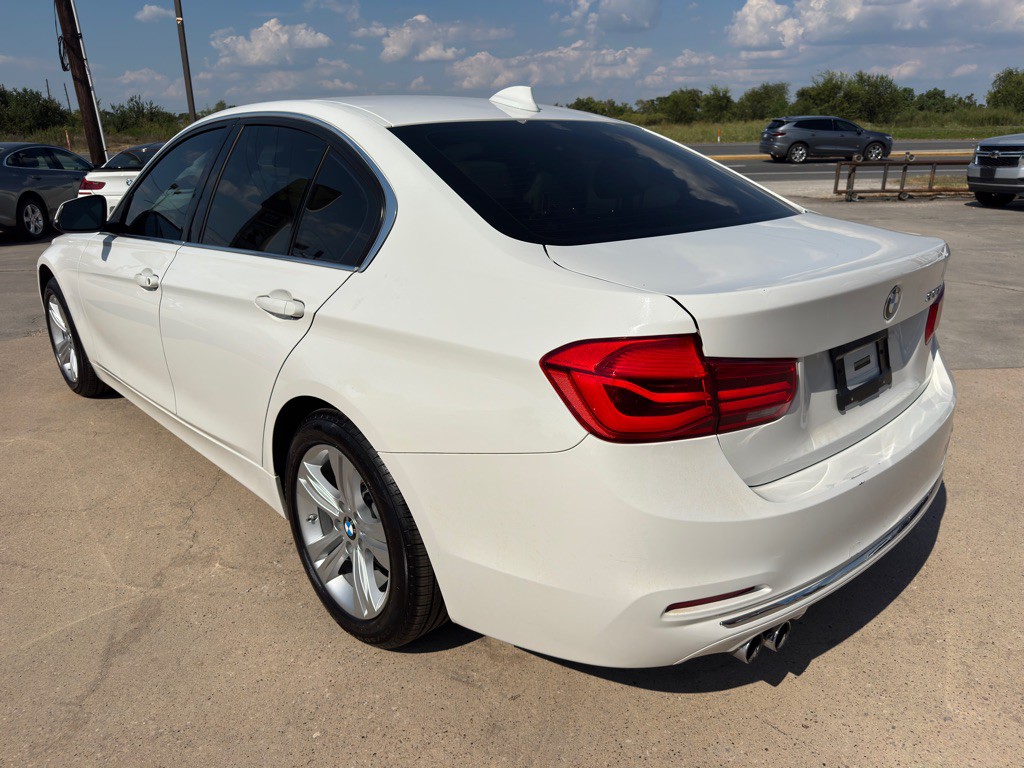 2018 BMW 3 Series Image 9