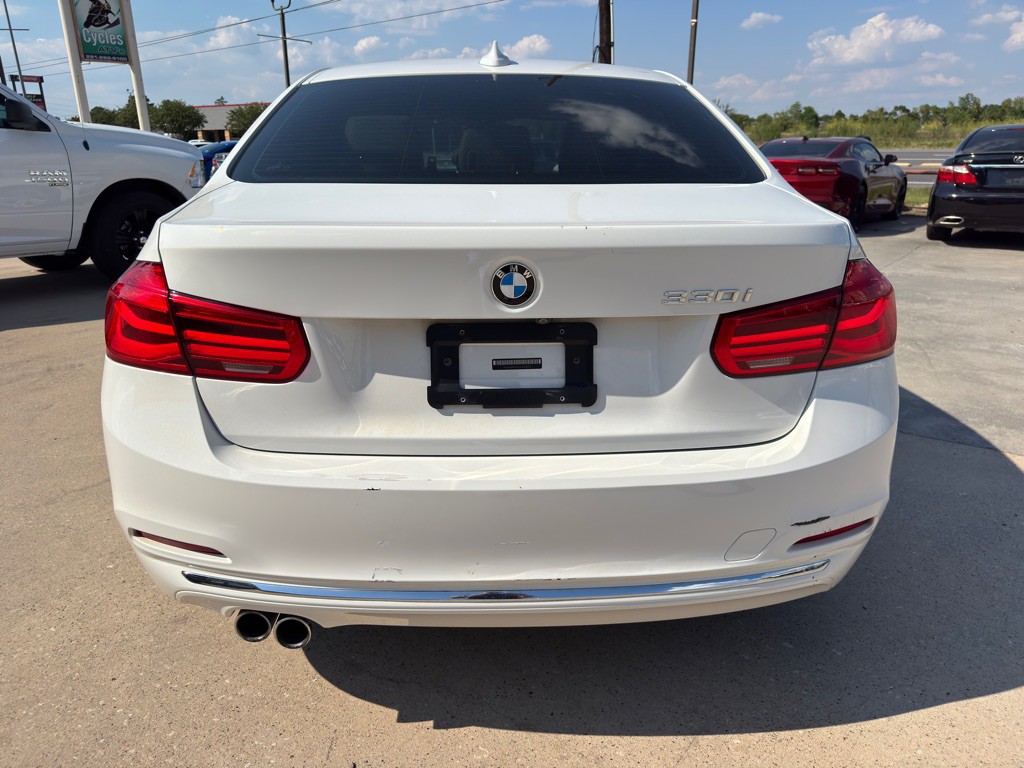 2018 BMW 3 Series Image 10