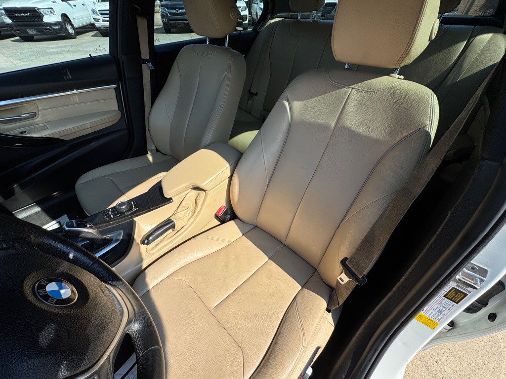 2018 BMW 3 Series Image 24