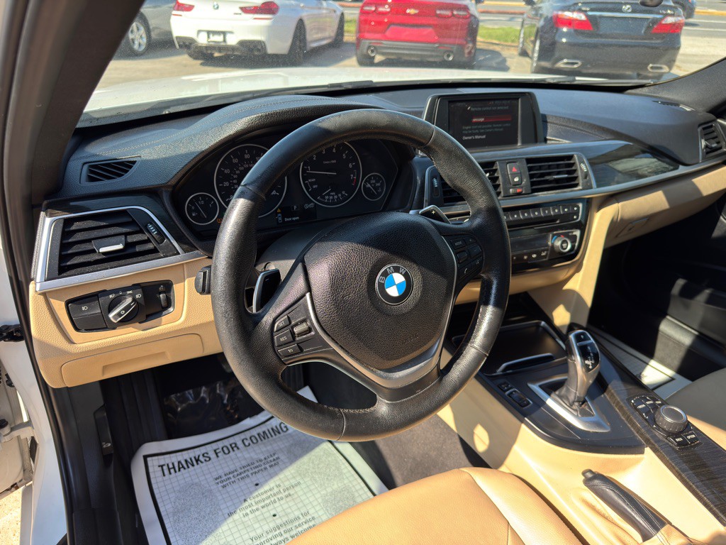 2018 BMW 3 Series Image 25
