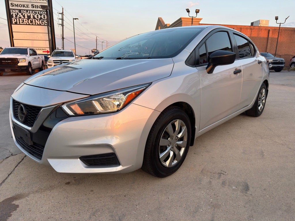 2021 Nissan Versa Image 5