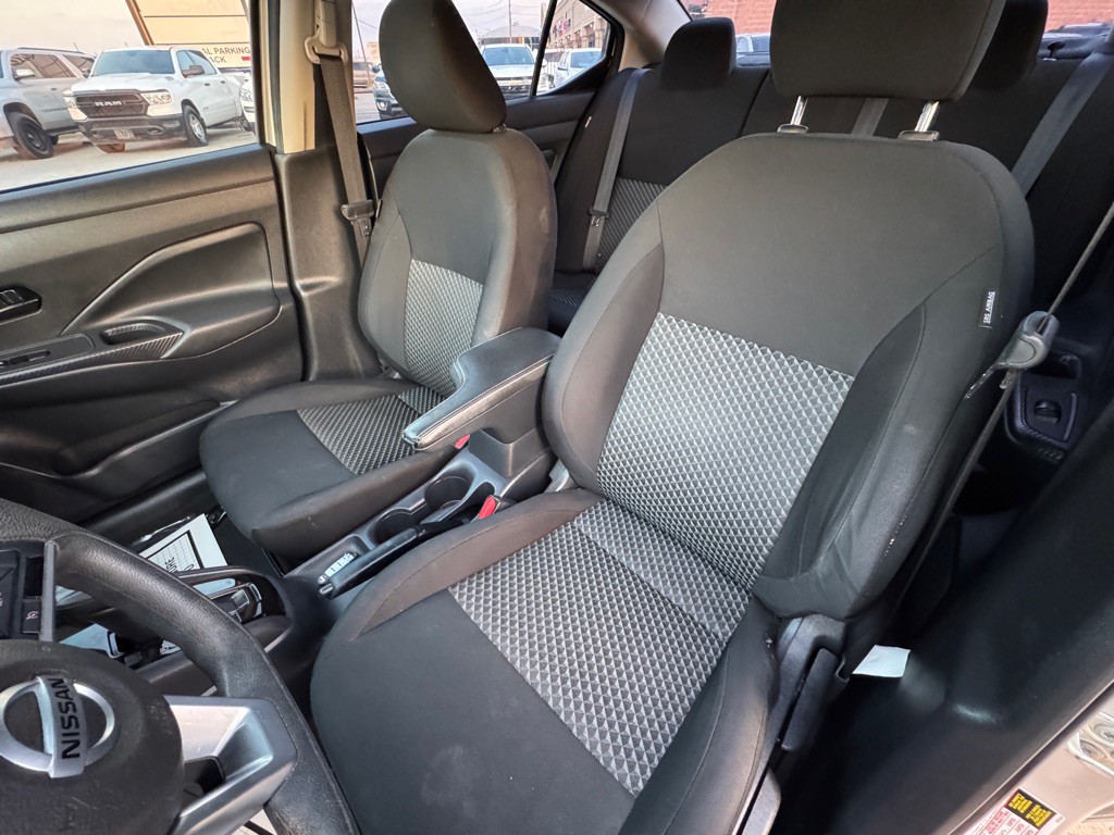 2021 Nissan Versa Image 22