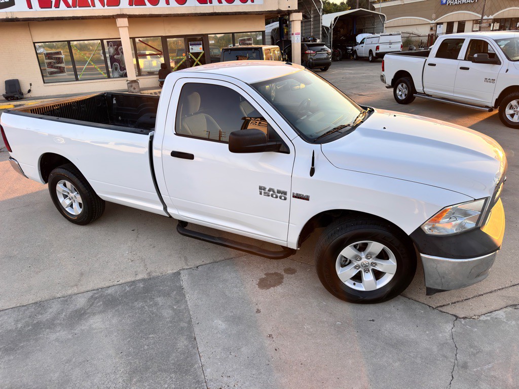 2017 RAM 1500 Image 3