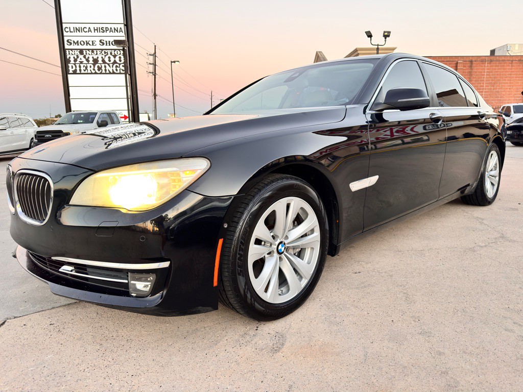 2015 BMW 7 Series Image 6