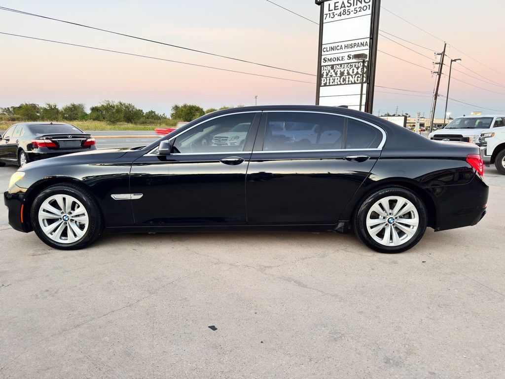 2015 BMW 7 Series Image 8