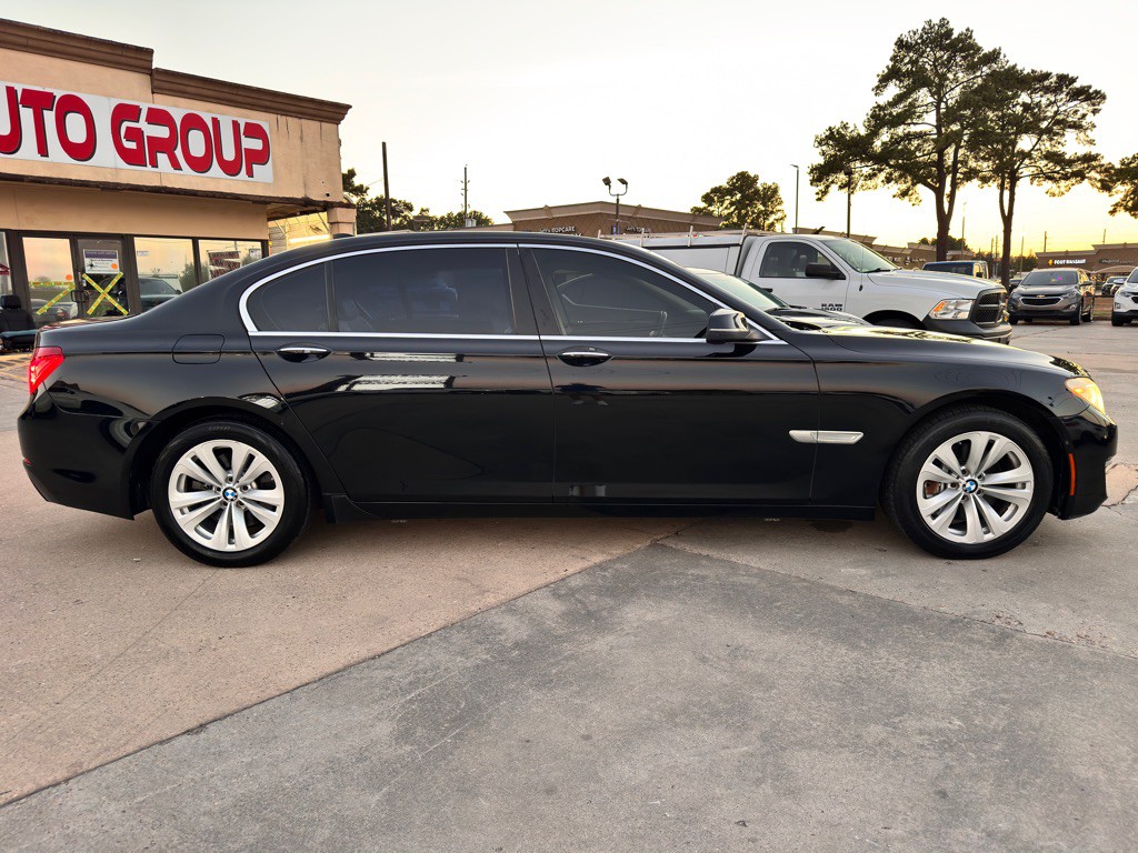 2015 BMW 7 Series Image 10