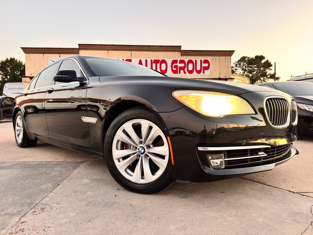2015 BMW 7 Series Image 31