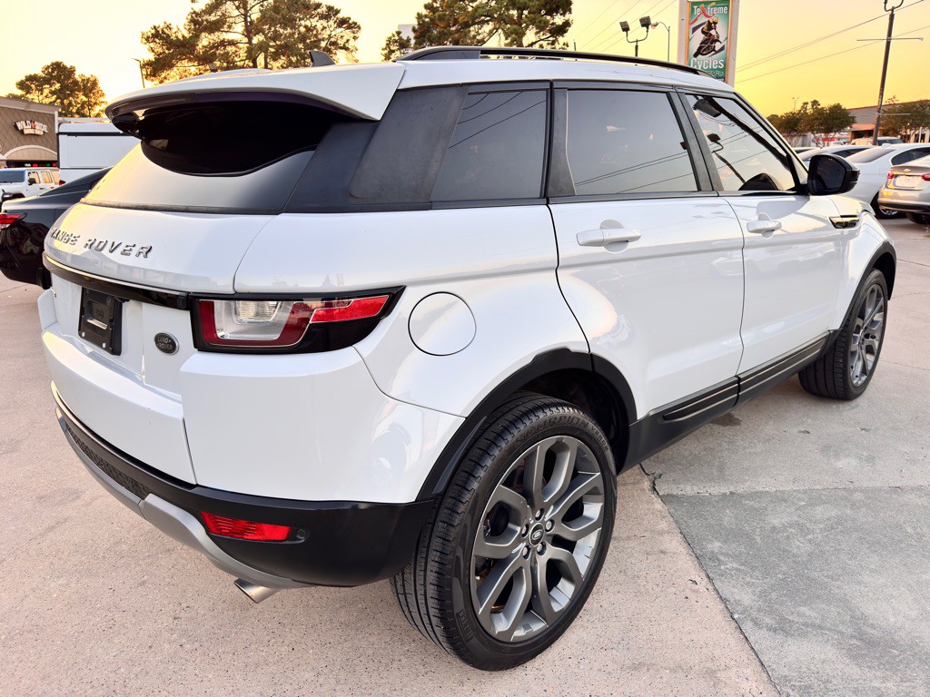 2016 Land Rover Range Rover Evoque Image 11