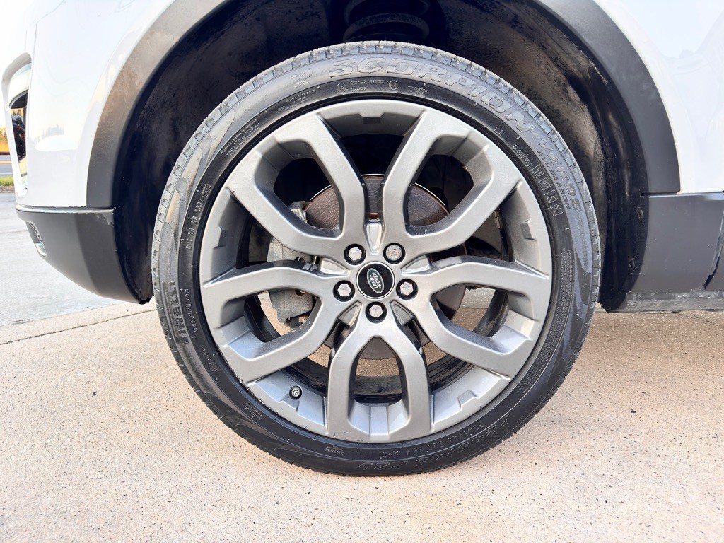 2016 Land Rover Range Rover Evoque Image 13